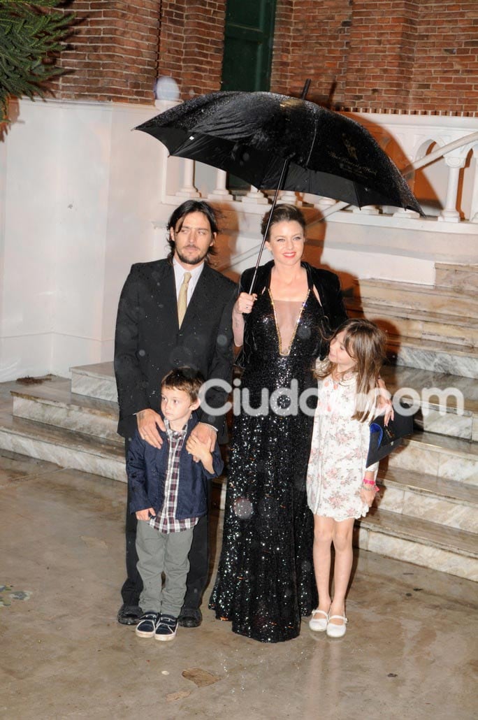 Geraldine Neumann, súper sexy junto a su marido y sus dos hijos. (Foto: agencia PC3)