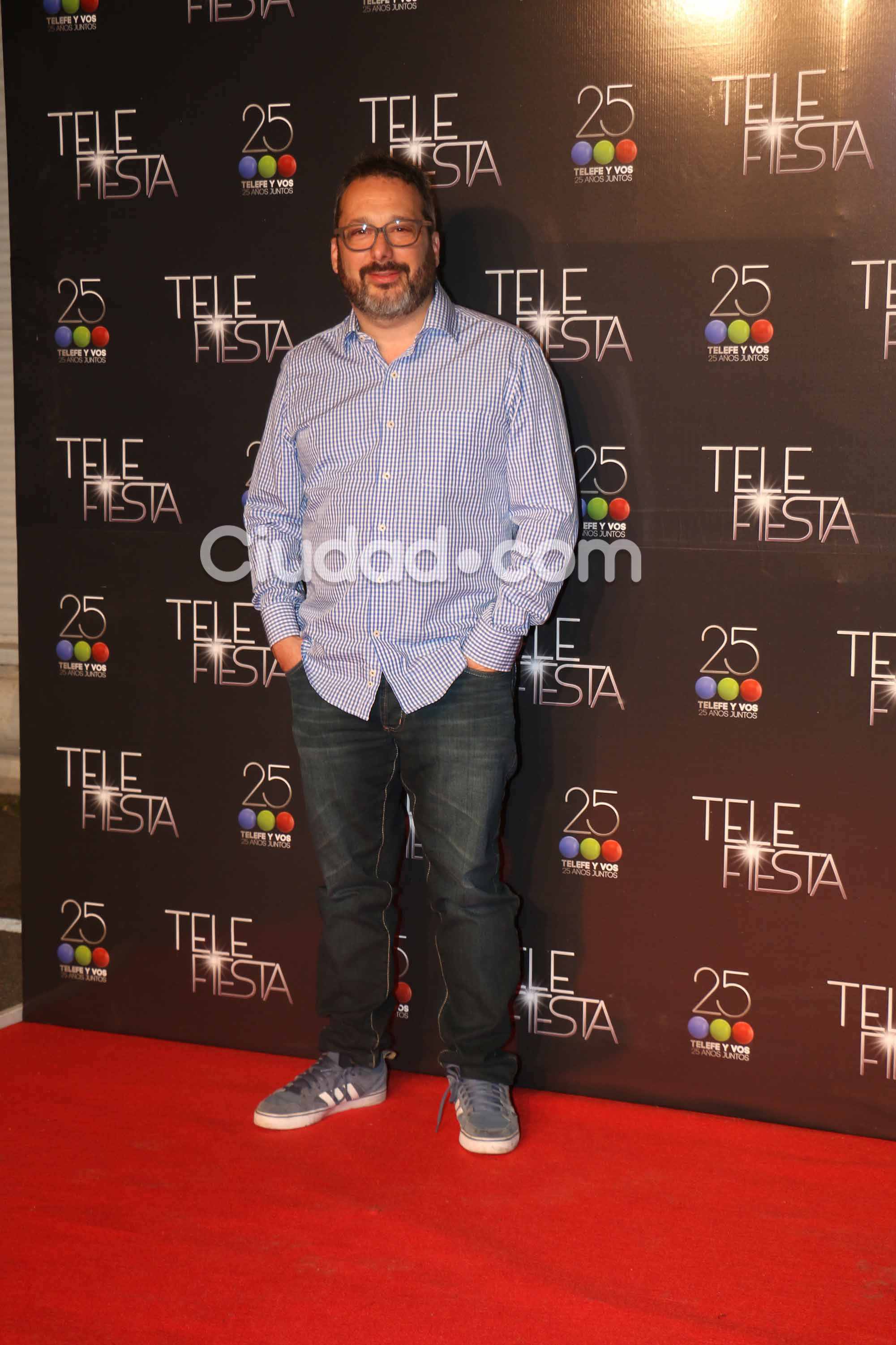 Gerardo Rozín optó por un estilo casual para la fiesta (Fotos: Movilpress).  