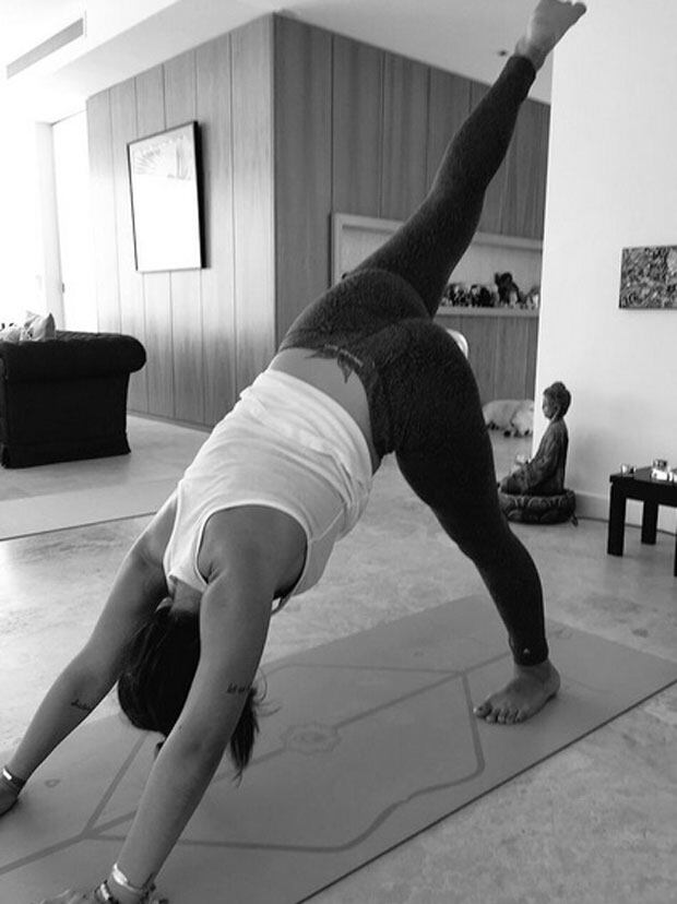 Gianinna Maradona haciendo yoga (Foto: Twitter)