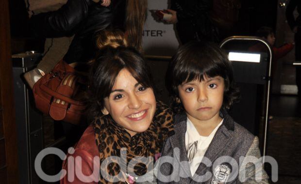 Gianinna Maradona y su hijo, Benjamín Agüero. (Foto: Jennifer Rubio para Ciudad.com)