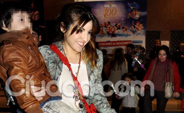 Giannina Maradona llevó a Benjamín al estreno de Disney on Ice (Foto: Jennifer Rubio). 