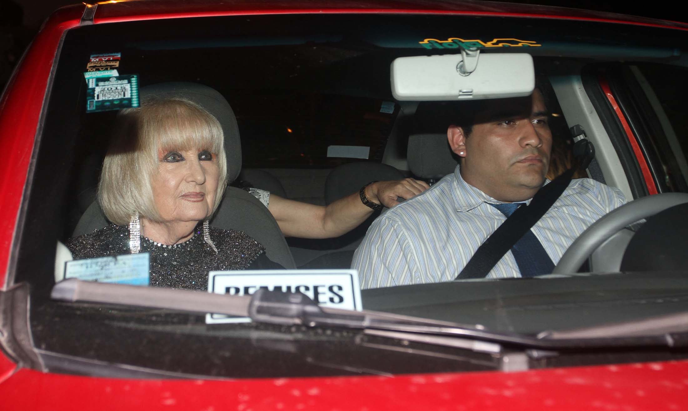 Goldie, la hermana gemela de Mirtha Legrand llegando al cumple de Marcela Tinayre. (Foto: Movilpress)