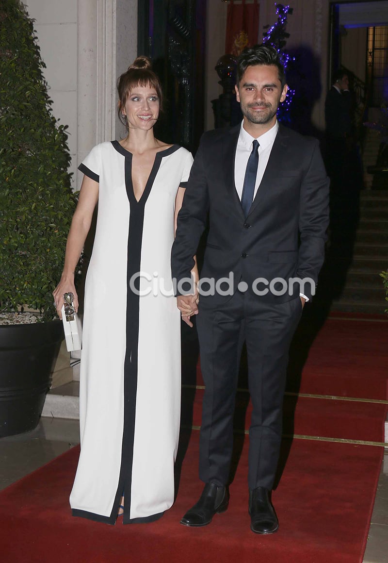 Gonzalo Heredia y Brenda Gandini, súper arreglados. Foto: Movilpress-Ciudad.com.