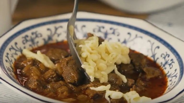 Goulash con spaetzle: receta simple, paso a paso 