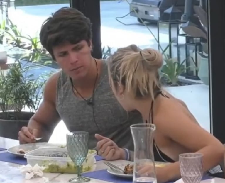 Gran Hermano 2022: Marcos le dio de comer en la boca a Coti y Julieta reaccionó celosa