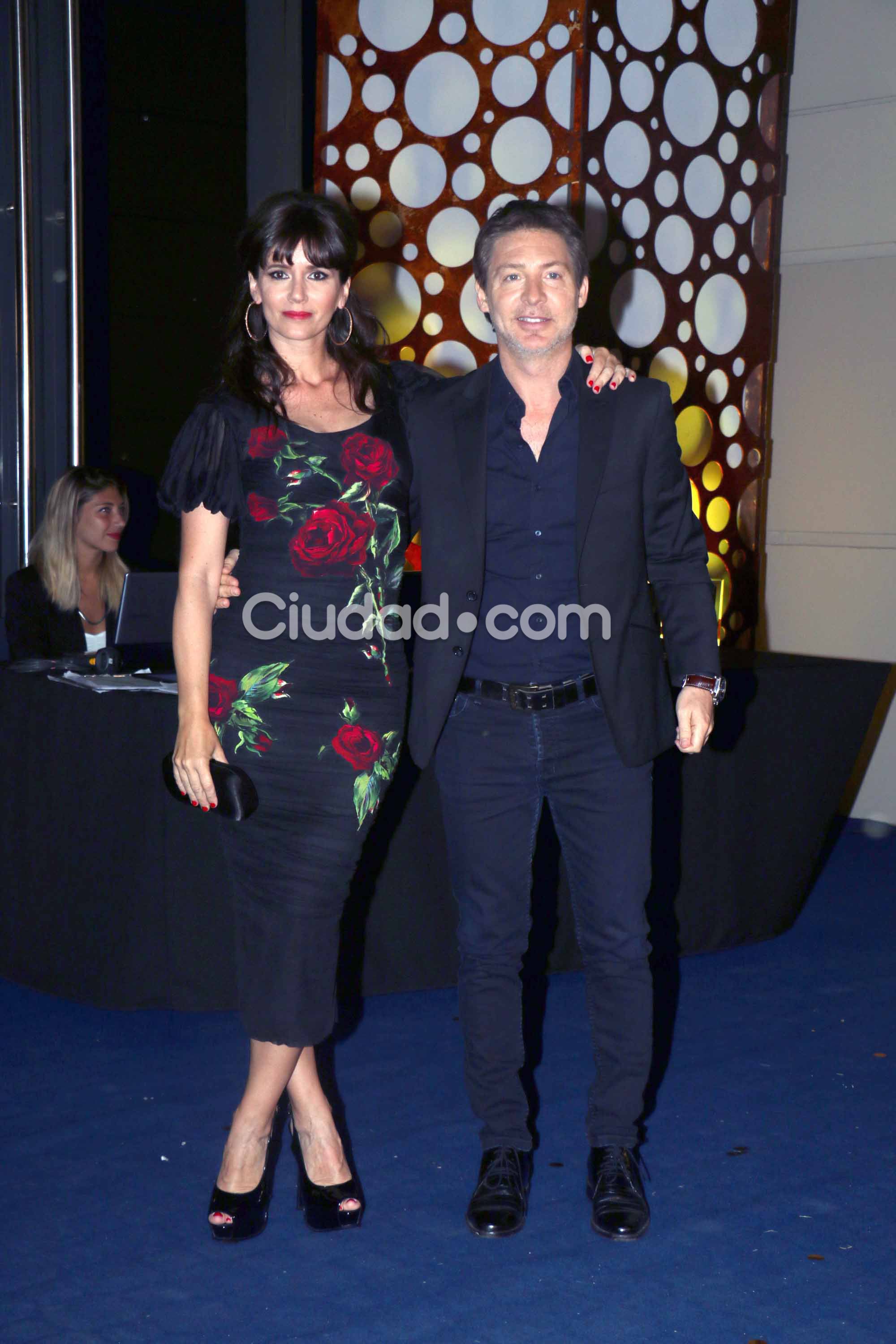 Griselda Siciliani, divina con un diseño de Dolce & Gabbana, y Adrián Suar  (Fotos: Movilpress).