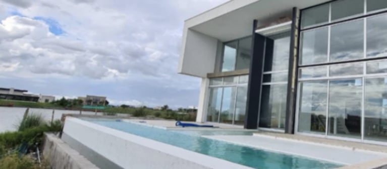 Guido Süller mostró las fotos de su casa terminada con piscina en el living: "Sueño cumplido"