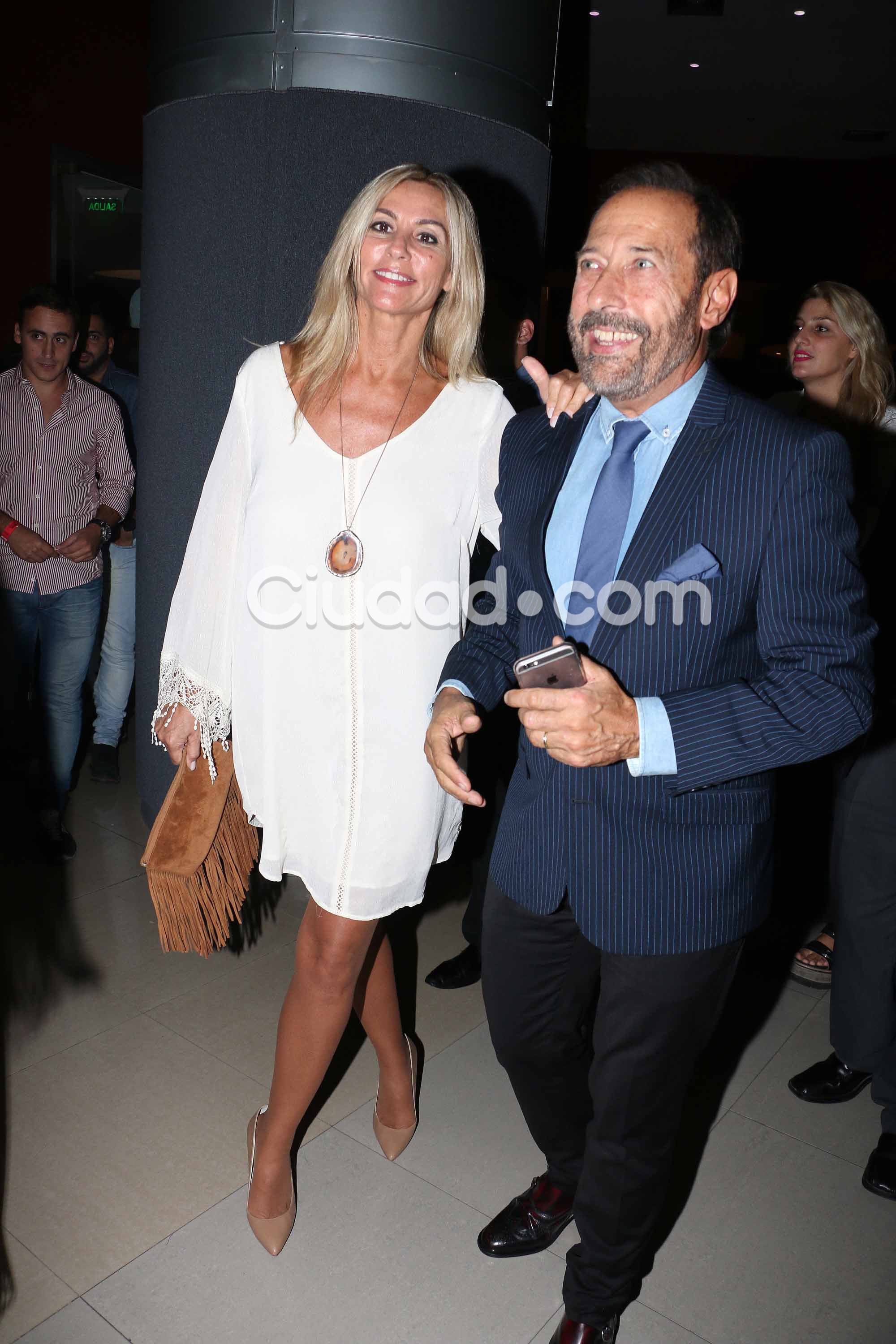 Guillermo Francella con su esposa Marynés. Foto: Movilpress-Ciudad.com.