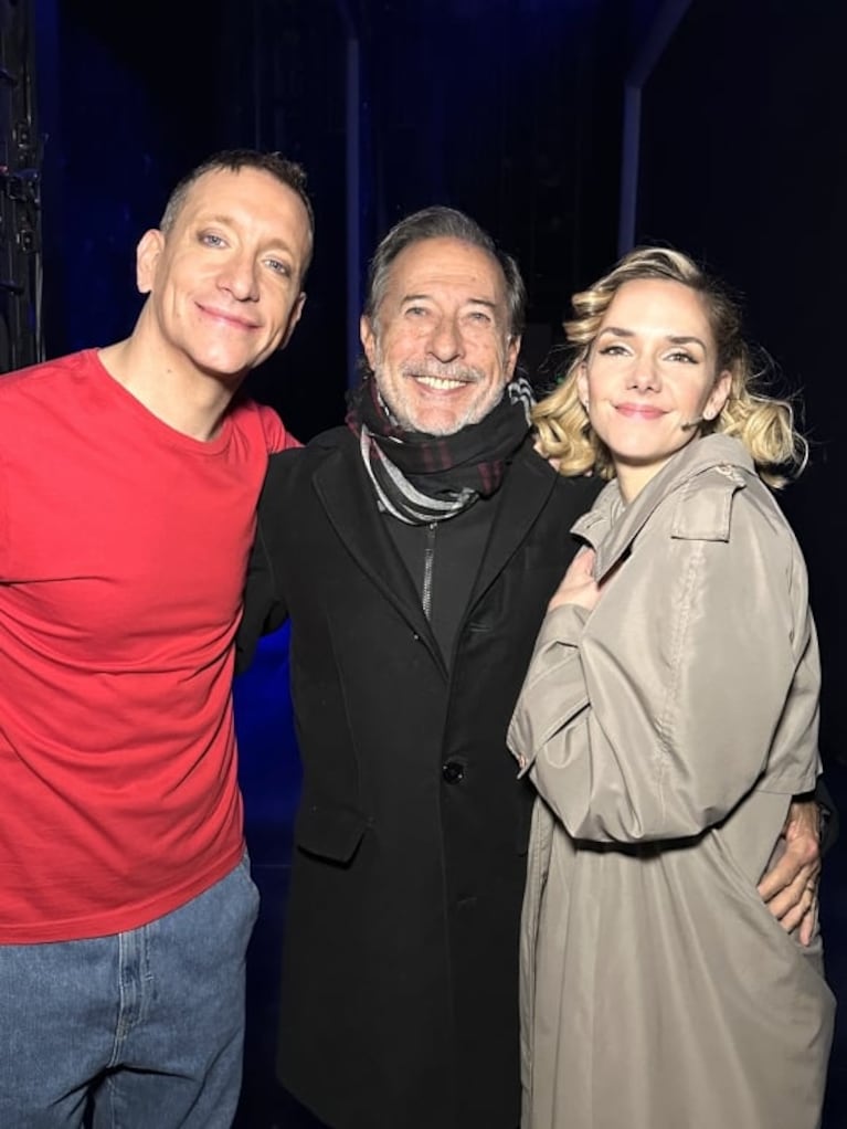 Guillermo Francella sorprendió a Nico Vázquez y Julieta Nair Calvo en el teatro: las fotos