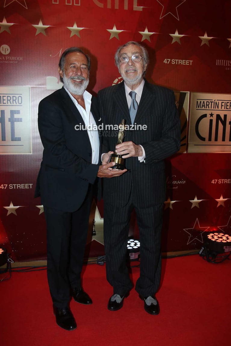 Guillermo Francella y Luis Brandoni en el Martín Fierro de Cine y Series.