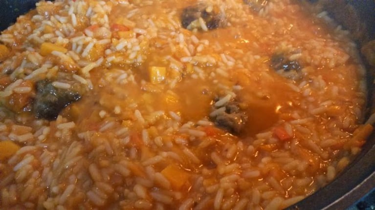 Guiso de ternera con arroz: un plato reconfortante y lleno de sabor        