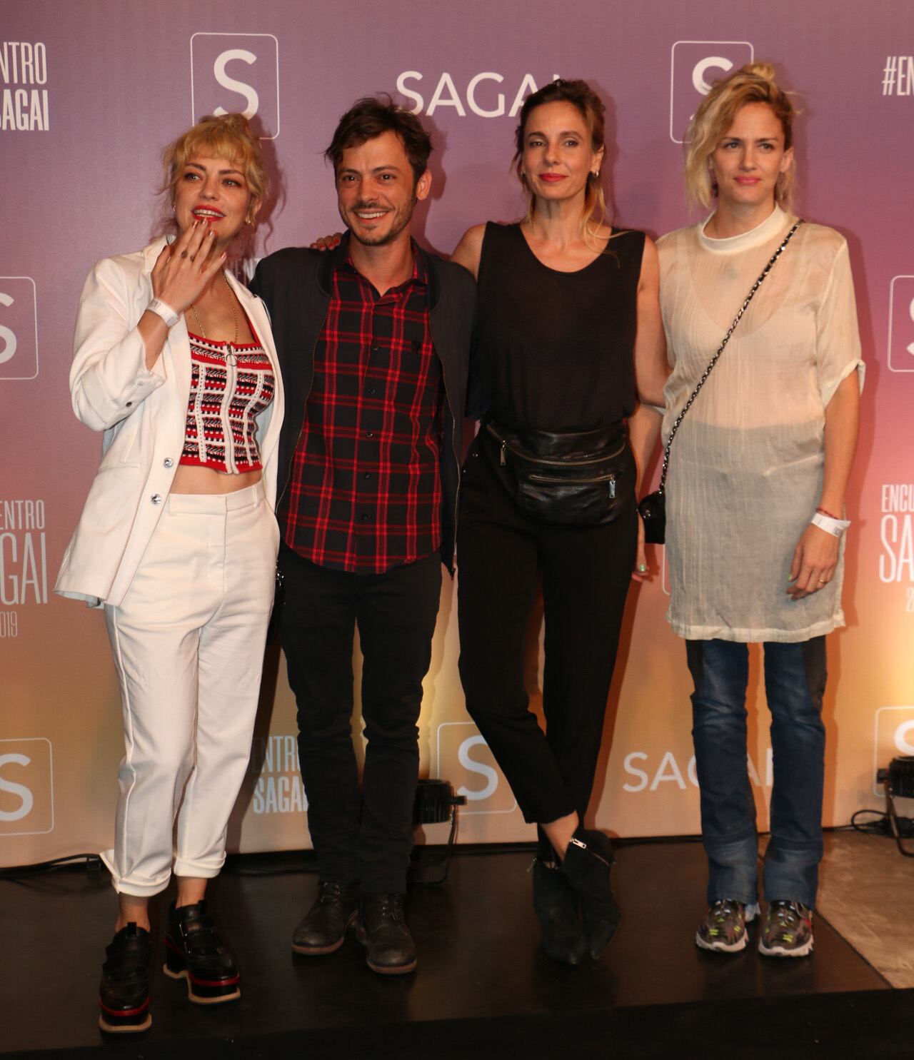 Hall de famosos presentes en el encuentro de Sagai (Foto: Movilpress)