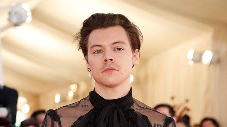 Harry Styles saca a la venta remeras del coronavirus y dona la recaudación