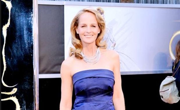 Helen Hunt, elegante en la alfombra roja. (Foto: www.eonline.com)