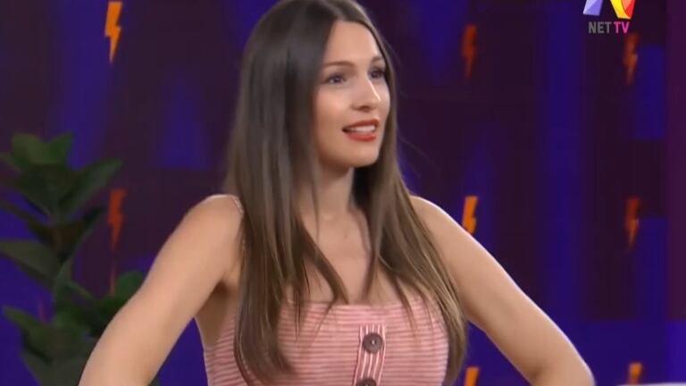 Pampita, en medio de los rumores de embarazo, lució un particular look al aire: “Quise mostrar la cintura para que vean que no estoy embarazada”