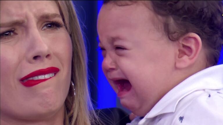 Laurita Fernández y un desopilante momento con un bebé que rompió en llanto en Bienvenidos a bordo