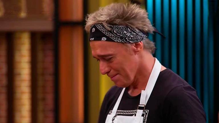 Cae no pudo contener la emoción en MasterChef Celebrity 2