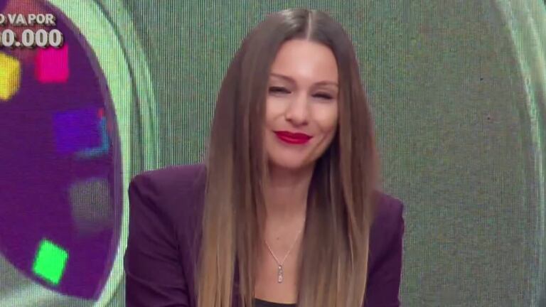 Pampita habló sobre la situación del dólar en Los 8 escalones de los 3 millones