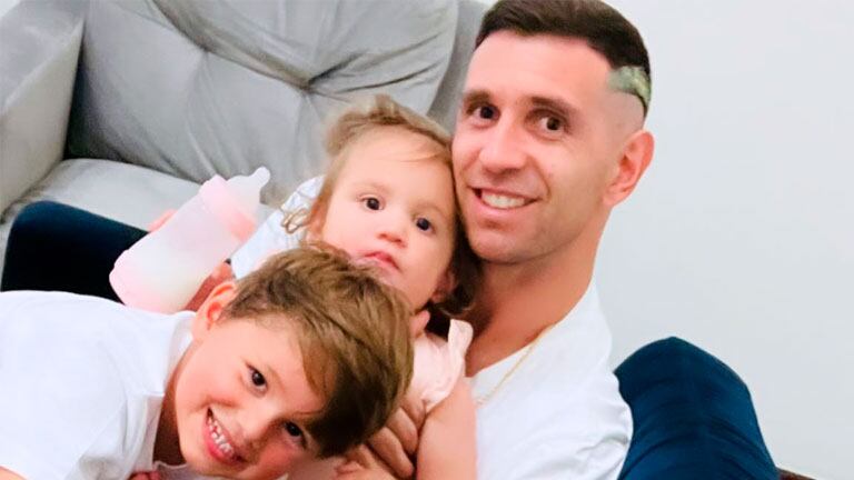 La tarde de Emiliano Dibu Martínez con sus hijos en el Mundial Qatar 2022