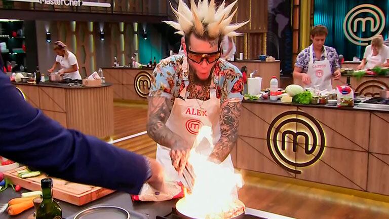 Alex Caniggia protagonizó un peligroso momento en MasterChef Celebrity