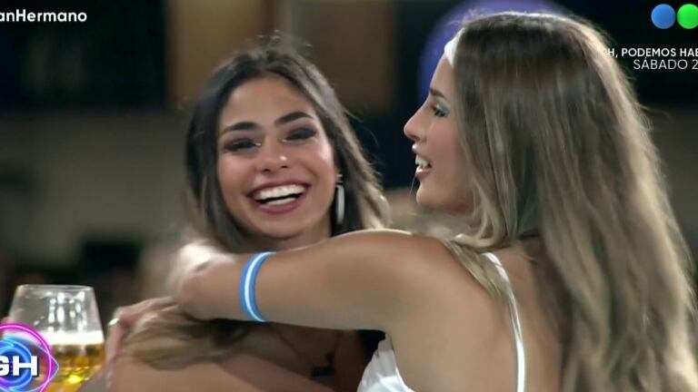 El súper beso de Julieta Poggio y Daniela en Gran Hermano 2022