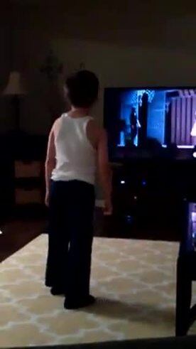 Conocé al "mini Patrick Swayze" que con tan sólo 8 años baila el tema de Dirty Dancing