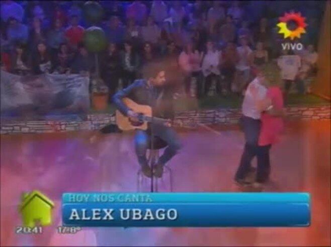 Maru Botana y su blooper en vivo con Alex Ubago