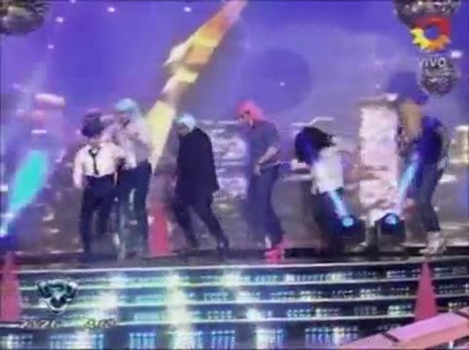 Sigue el baile el ShowMatch: los Wachiturros y Karina llevaron cumbia a la fiesta