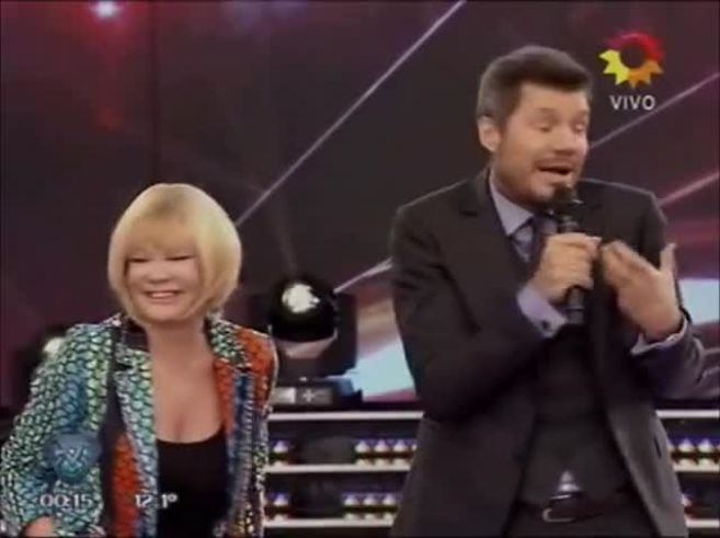 El beso de Soledad Silveyra con el imitador de Sandro y con un camarógrafo de ShowMatch