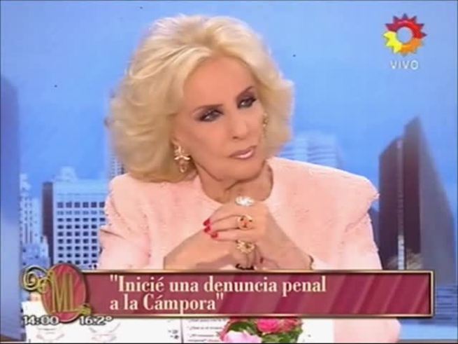 Mercedes Ninci mostró sus moretones en la mesa de Mirtha