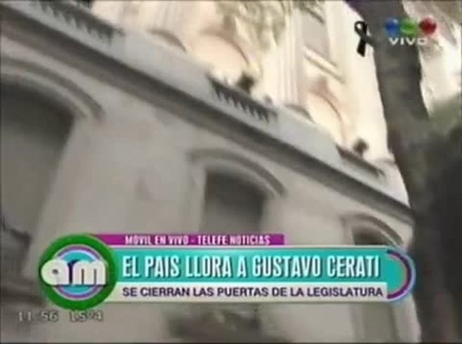 La emoción de Lilian Clark al saludar a los fans de Gustavo Cerati en la Legislatura