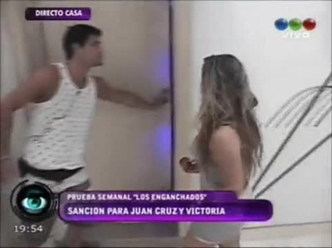 Gran Hermano 2012: la insólita ¡e incómoda! sanción a Victoria y Juan Cruz