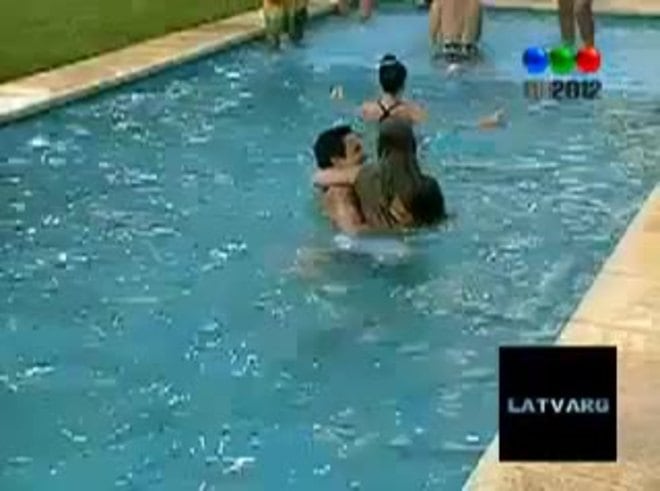 GH 2012: Ezequiel y Victoria, apasionados