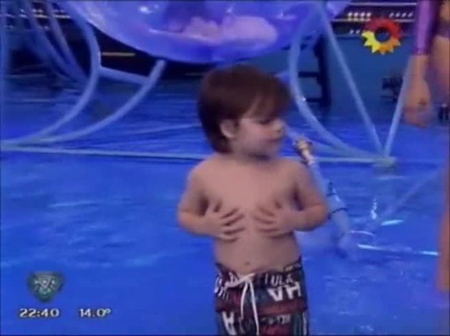 ¡Al agua pato! El hijo de Gisela Bernal y Marcelo Tinelli se divirtieron en la previa del aquadance