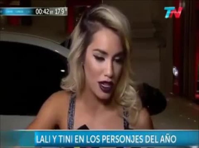 ¿Todo bien? Las imágenes del esperado encuentro entre Lali Espósito y Tini Stoessel en la fiesta de Gente