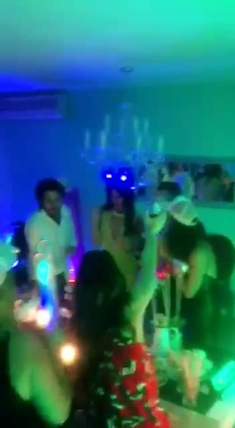 ¡Todas las fotos! La intimidad de la fiesta sorpresa que le organizaron a Karina Jelinek ¡en su propia casa!