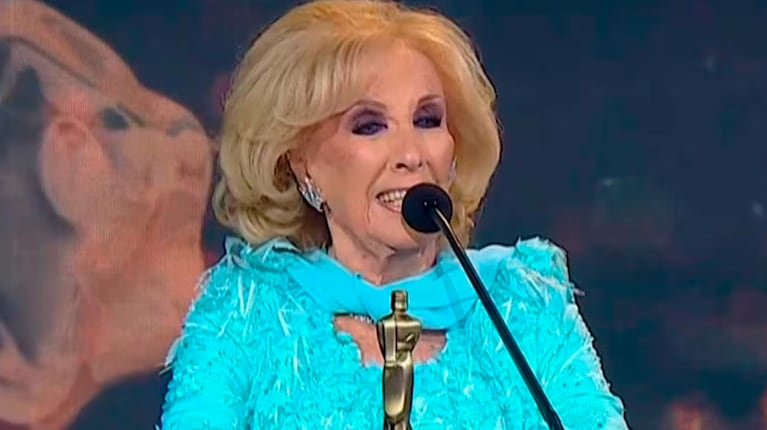 Mirtha Legrand se volvió viral tras haber asistido a los Martín Fierro con 97 años: los videos