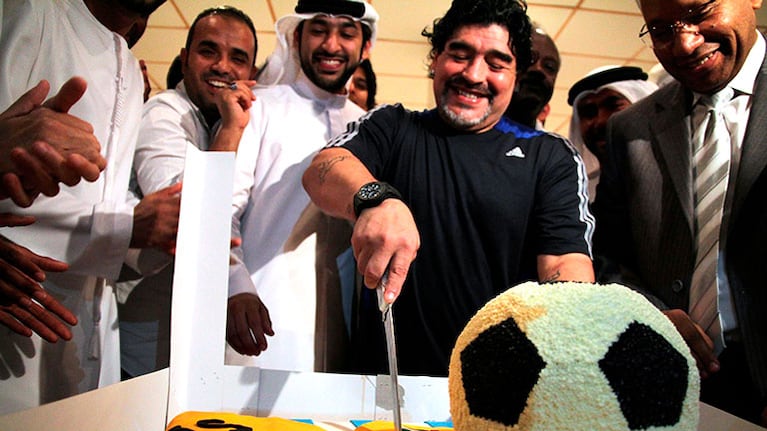 El primer cumpleaños de Diego sin Maradona: mirá sus festejos más insólitos