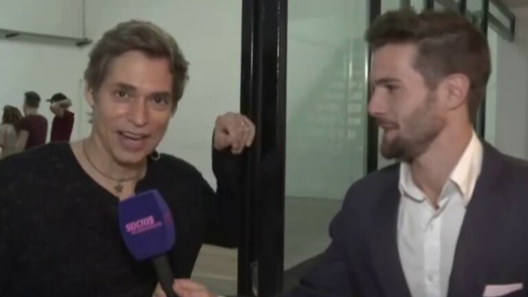 Carlos Baute y su desesperación por una fan que lo acosa: "Está en el colegio de mis hijos y mi mujer me acaba de llamar siete veces"