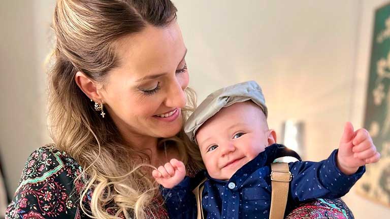 El tierno video de Luca Cubero tomando la mamadera solo 