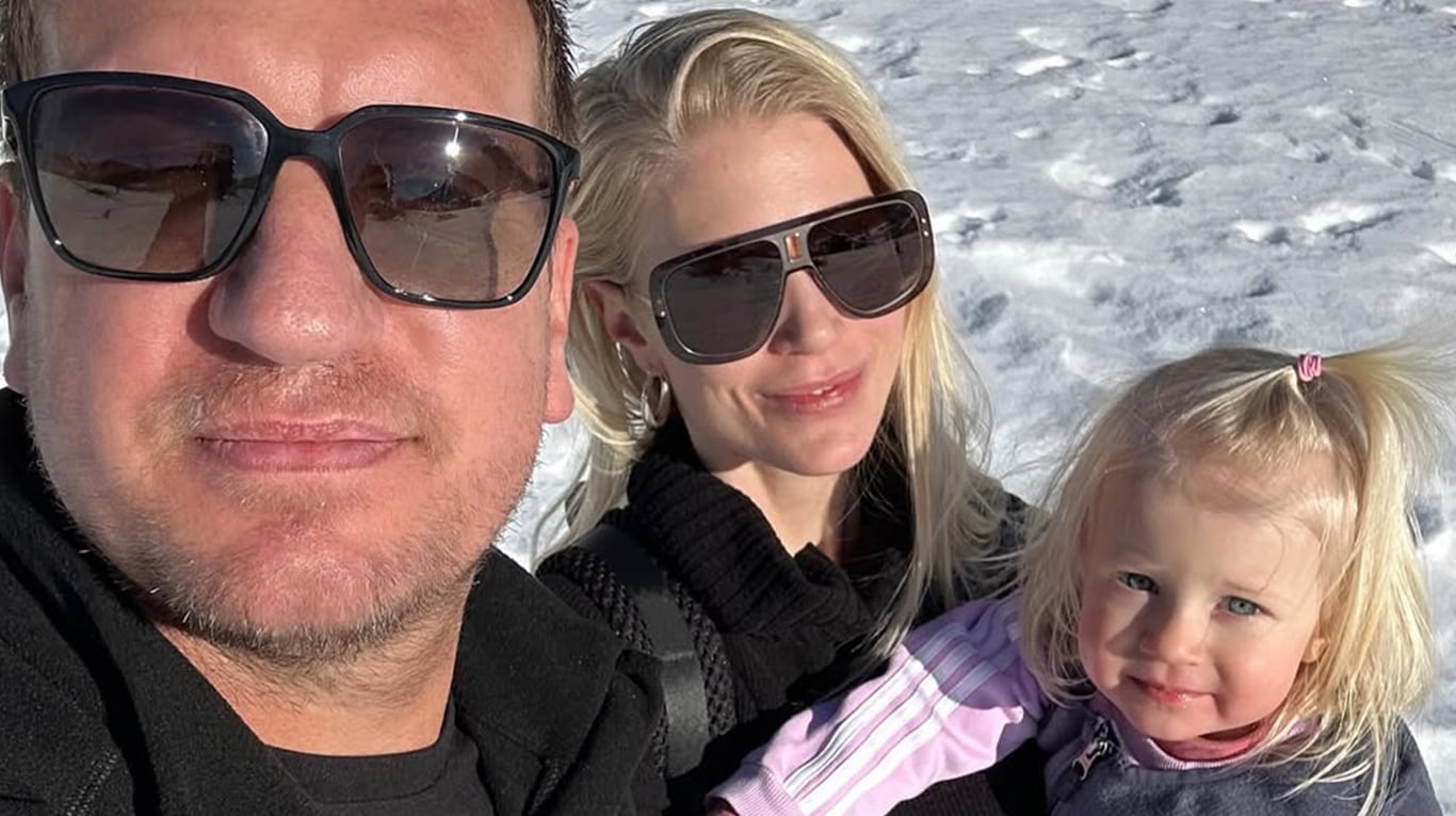 Video: Daniela Christiansson jugó en la nieve con su hija Elle López