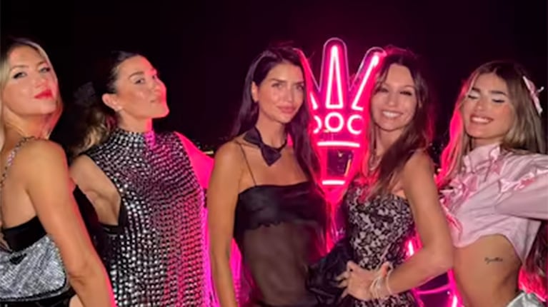 El viaje de Pampita, Jimena Barón, Zaira Nara, Julieta Poggio y Stephanie Demner a Tailandia: la polémica