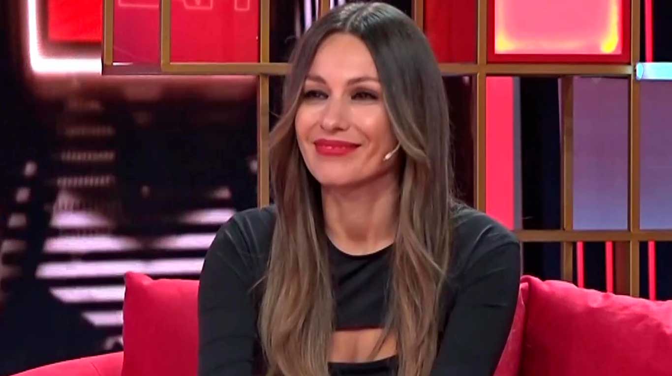 Un panelista se postuló como galán de Pampita