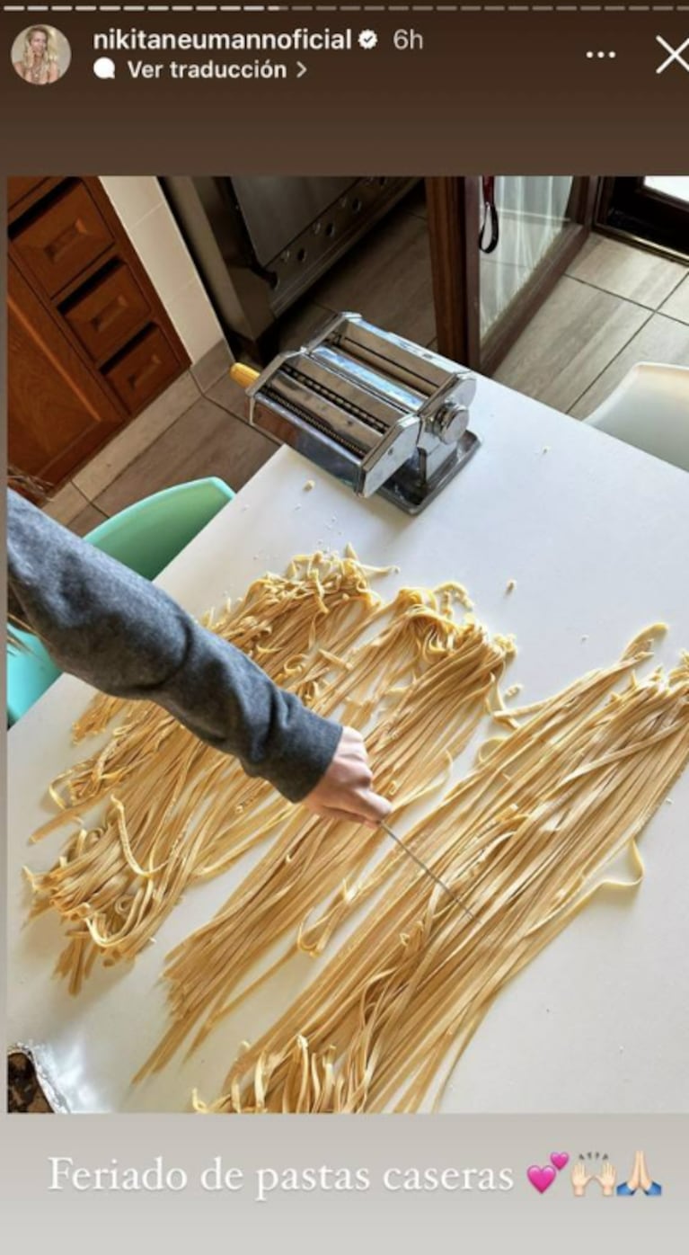 "Huevos de gallina feliz": Nicole Neumann cocinó pastas caseras con materias primas de su granja