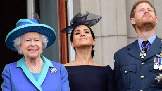 Isabel II analiza contratar a un asesor en diversidad tras las acusaciones de racismo de Meghan