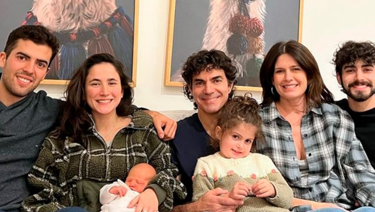 Isabel Macedo compartió las fotos de su beba Julia y su familia ensamblada con Juan Manuel Urtubey.