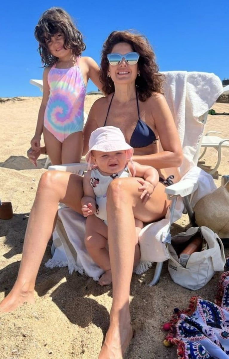 Isabel Macedo posteó nuevas fotos de su hija Julia Urtubey en la playa 