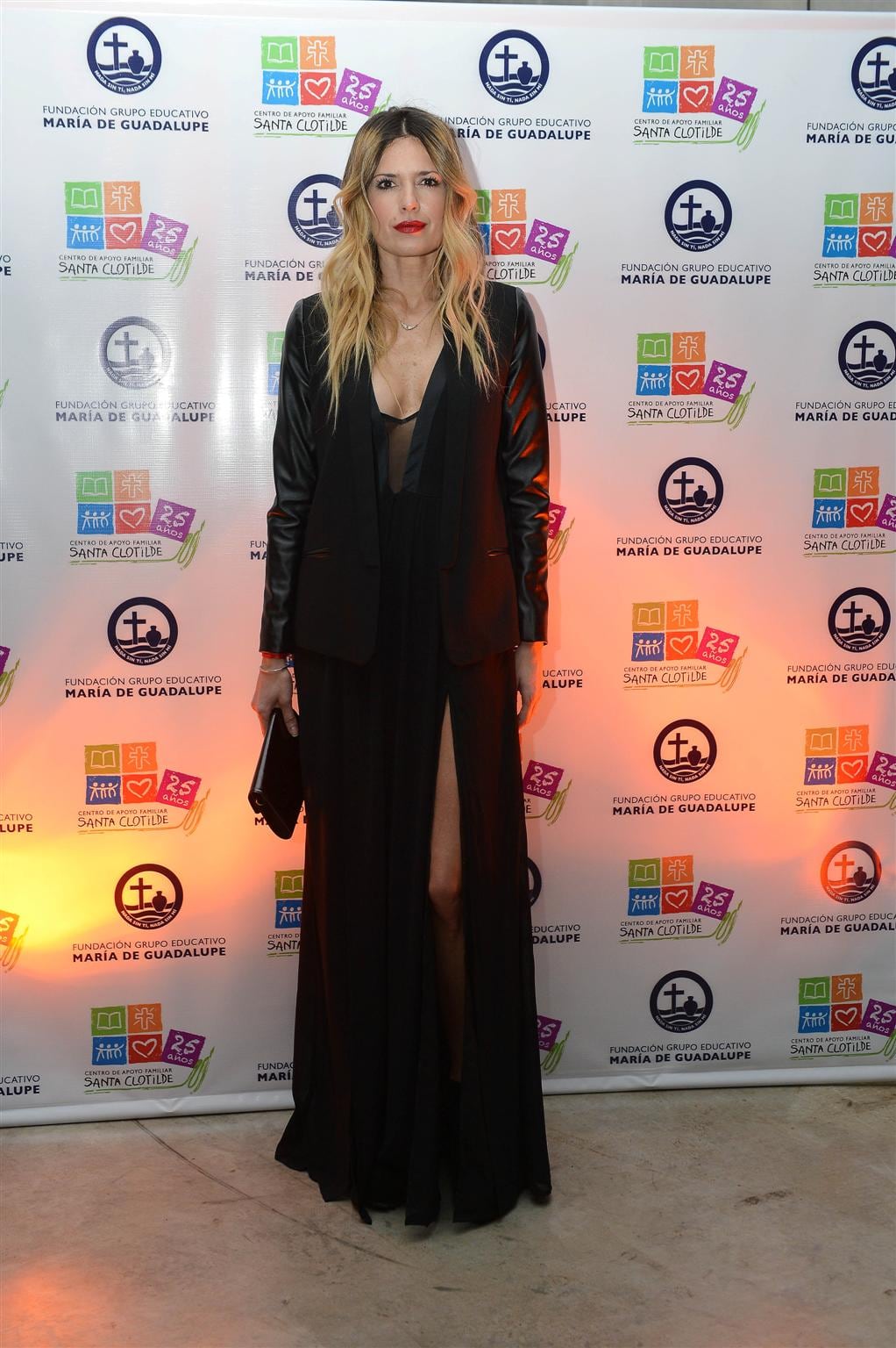 Isabel Macedo y su bellísimo look total black.  (Foto: Red Carpet Agency)