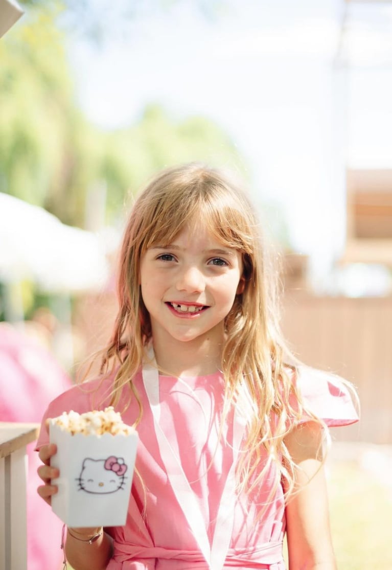 Isabella celebró sus 8 años en una fiesta con temática Hello Kitty.