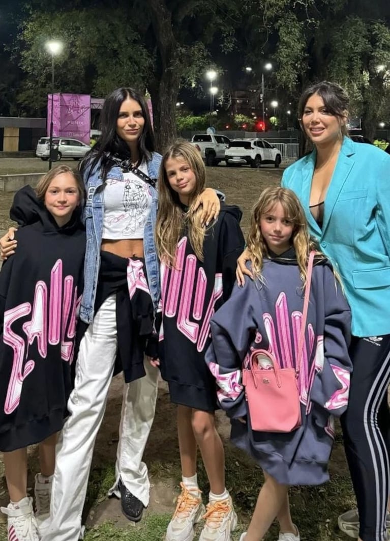 Isabella, Francesca y Malaika en el show de Emilia.